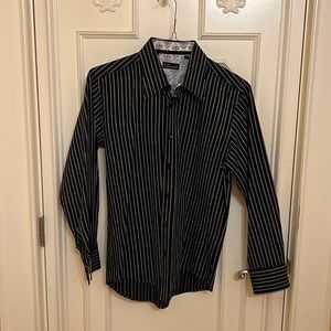 7 Diamonds Men’s long sleeve button up shirt; size M; striped black & white